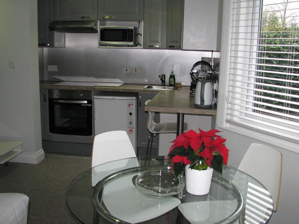 Park House Serviced Apartments Гарроу Екстер'єр фото